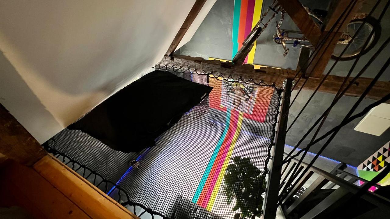 Capsule Art Deco - Jacuzzi - Netflix - Home Cinema - Arcade De Jeux & Nintendo Switch - 2 Chambres - Filet Suspendu Валансьен Экстерьер фото
